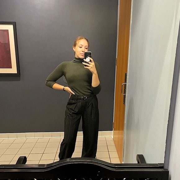 Meet your Posher, Michelle - Picture 1 of 1